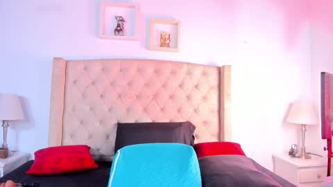 Snapshot of natalia_collinslim chatting on 09-20-25, 03:51 Natalia online show from 09-20-25, 03:51