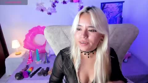 Snapshot of nataliahenao_69 chatting on 06-29-26, 03:35 Nataliua Henao online show from 06-29-26, 03:35