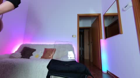 Natalie online show from 01-10-25, 06:17