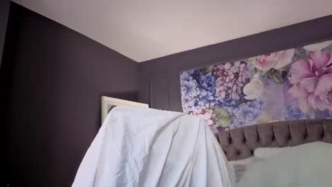 Natalie online show from 06-12-26, 10:58