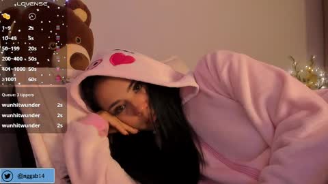 Snapshot of natalie_dream chatting on 12-26-24, 05:26 natalia online show from 12-26-24, 05:26