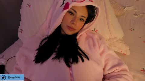 Snapshot of natalie_dream chatting on 12-26-24, 08:28 natalia online show from 12-26-24, 08:28