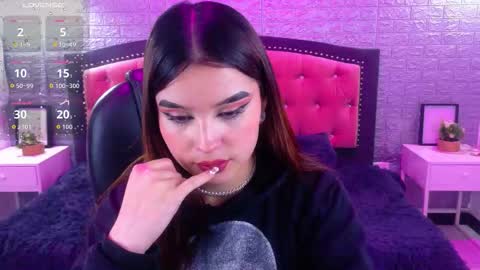 natalie  online show from 11-11-25, 04:01