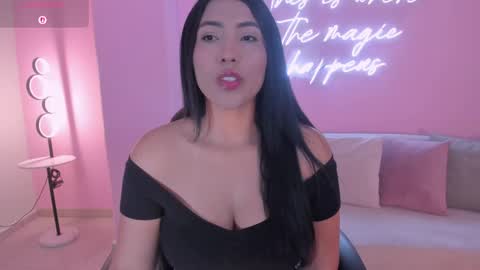 Natalie Lewis online show from 04-21-26, 12:00