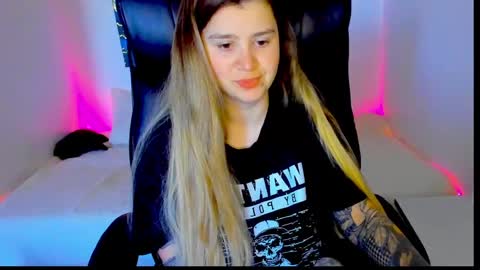 Snapshot of natalisecret chatting on 05-03-26, 02:12 natalisecret online show from 05-03-26, 02:12