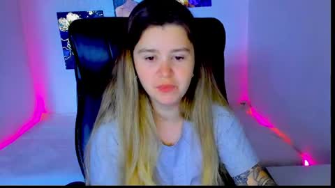 Snapshot of natalisecret chatting on 06-17-26, 08:28 natalisecret online show from 06-17-26, 08:28