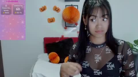 Nataly Escobar online show from 10-22-25, 12:49