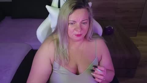 Snapshot of natascha1202 chatting on 02-19-25, 08:31 Natalli online show from 02-19-25, 08:31