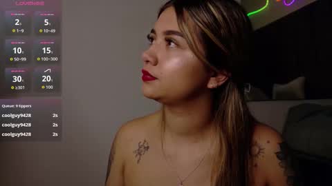 Snapshot of natasha__black chatting on 11-28-25, 08:00 Natasha online show from 11-28-25, 08:00