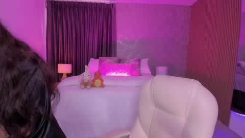 Natasha aniston1 online show from 05-28-26, 07:22