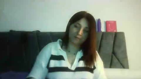 Snapshot of natasha_kein chatting on 06-11-26, 12:32 natalia online show from 06-11-26, 12:32