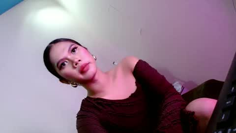 Snapshot of natasha_leigh chatting on 04-21-26, 05:39 natasha_leigh online show from 04-21-26, 05:39