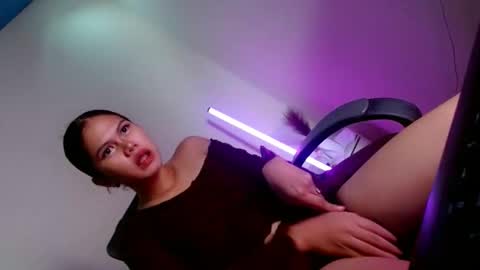 Snapshot of natasha_leigh chatting on 04-25-26, 05:43 natasha_leigh online show from 04-25-26, 05:43
