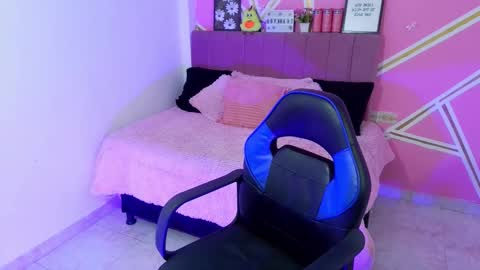 natasha_romanof18 online show from 03-10-26, 05:34