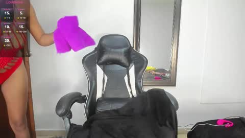 Snapshot of natasha_steele chatting on 10-22-25, 09:36 natasha online show from 10-22-25, 09:36