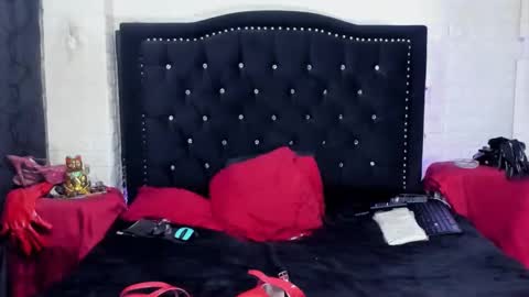 natashaburgos online show from 03-08-25, 09:40