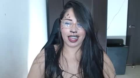 Snapshot of natashasmithe chatting on 10-31-25, 01:50 Natasha Smithe online show from 10-31-25, 01:50