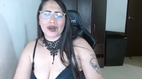 Snapshot of natashasmithe chatting on 11-20-25, 01:50 Natasha Smithe online show from 11-20-25, 01:50