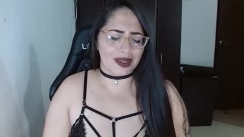 Snapshot of natashasmithe chatting on 11-21-25, 12:21 Natasha Smithe online show from 11-21-25, 12:21