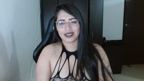 Snapshot of natashasmithe chatting on 11-28-25, 01:30 Natasha Smithe online show from 11-28-25, 01:30