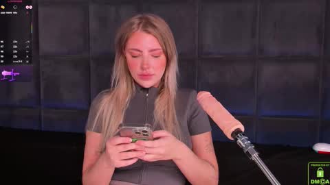 Snapshot of natehalll chatting on 11-28-25, 10:40 NATE online show from 11-28-25, 10:40