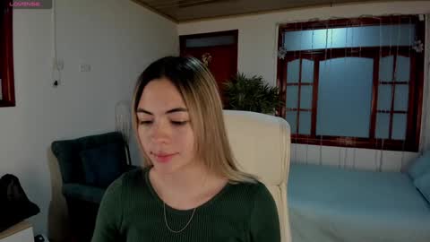 Snapshot of nathaaly_sky chatting on 02-05-25, 10:30 nathaly sky online show from 02-05-25, 10:30