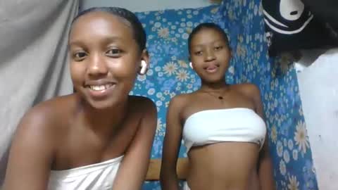 Snapshot of nathalia069 chatting on 05-21-26, 02:35 nathalia069 online show from 05-21-26, 02:35