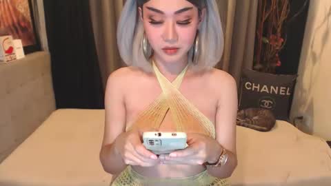 Snapshot of nathaliehuges chatting on 02-22-26, 09:19 Goddess Nathalie online show from 02-22-26, 09:19