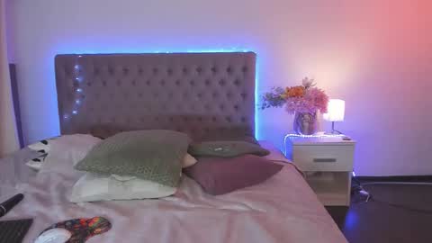 NathalyStars online show from 04-25-26, 01:52