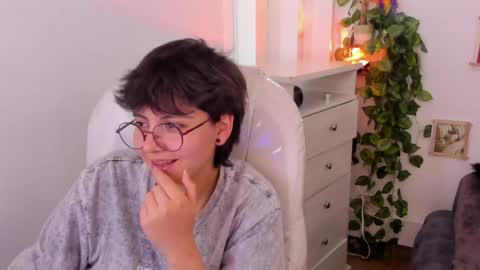 nathalyy_ds online show from 04-28-26, 09:09