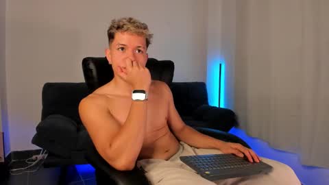 Snapshot of nathan_blake_ chatting on 10-23-25, 04:50 Nathan online show from 10-23-25, 04:50