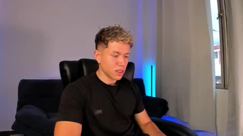 Snapshot of nathan_blake_ chatting on 10-26-25, 08:37 Nathan online show from 10-26-25, 08:37