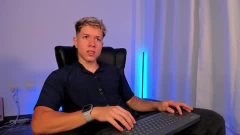 Snapshot of nathan_blake_ chatting on 11-09-25, 05:22 Nathan online show from 11-09-25, 05:22