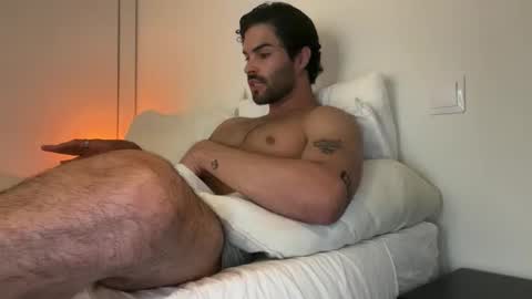 Snapshot of nathan_gael chatting on 05-10-26, 05:40 Nathaniel online show from 05-10-26, 05:40