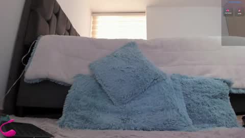 Snapshot of nathasha_ht chatting on 02-14-25, 12:25 Natasha online show from 02-14-25, 12:25