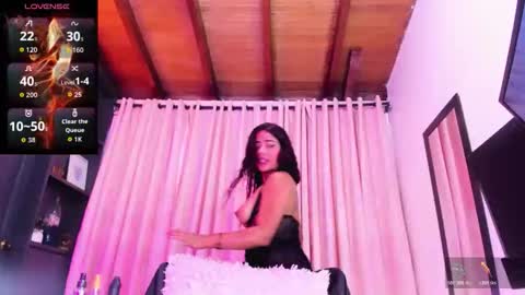 Snapshot of nathy_brown20 chatting on 05-25-26, 10:38 nathy online show from 05-25-26, 10:38