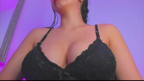Snapshot of nathyy_garcia chatting on 05-20-26, 02:51 Nathyy online show from 05-20-26, 02:51