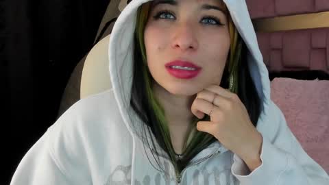 Snapshot of natsuki_09 chatting on 12-10-24, 07:58 Nat online show from 12-10-24, 07:58