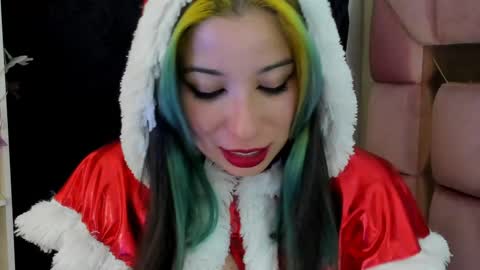 Snapshot of natsuki_09 chatting on 12-27-24, 04:04 Nat online show from 12-27-24, 04:04