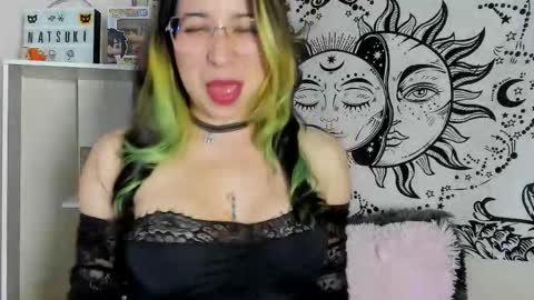 Snapshot of natsuki_09 chatting on 10-11-25, 02:33 Nat online show from 10-11-25, 02:33