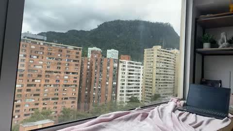     online show from 11-10-25, 04:50