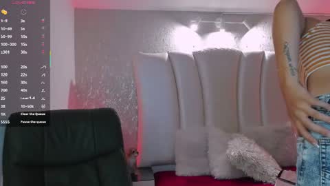 Natalia online show from 06-19-26, 03:33