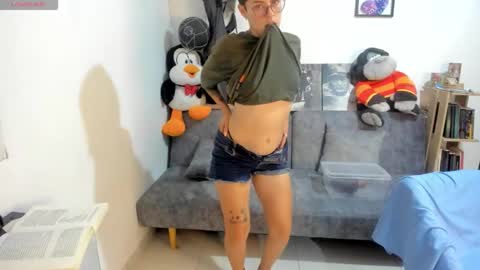 Snapshot of natt_op chatting on 10-23-25, 12:21 natt_op online show from 10-23-25, 12:21