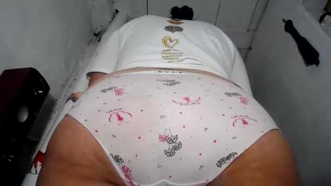 Snapshot of nattasha_foxx chatting on 05-20-26, 01:34 natalia online show from 05-20-26, 01:34