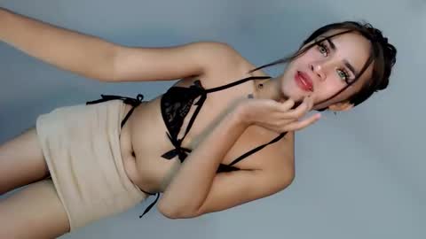 Nathalie smith online show from 04-18-26, 02:26