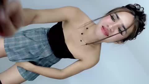 Nathalie smith online show from 04-22-26, 02:58