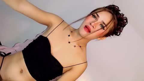 Nathalie smith online show from 04-23-26, 02:24