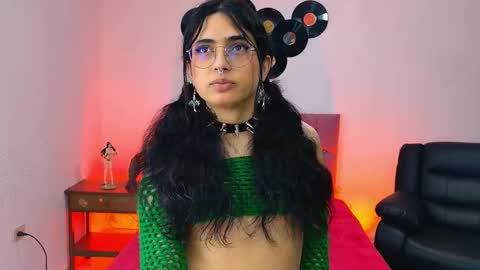 Snapshot of nattrose_ chatting on 09-23-25, 11:02 Natt online show from 09-23-25, 11:02
