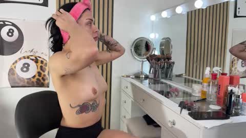 NATTY FIERROS online show from 10-31-25, 06:20