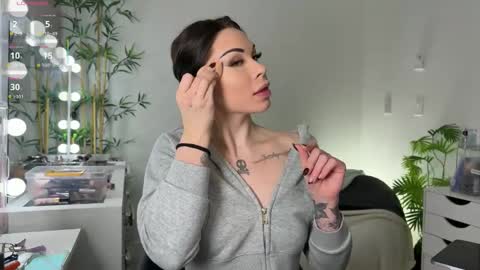 NATTY FIERROS online show from 04-06-26, 06:47